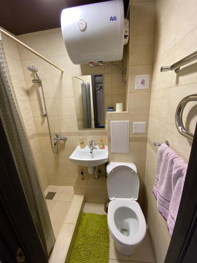 Apartment 30 M2 On Sergei Esenin 11 Kharkiv Exterior photo
