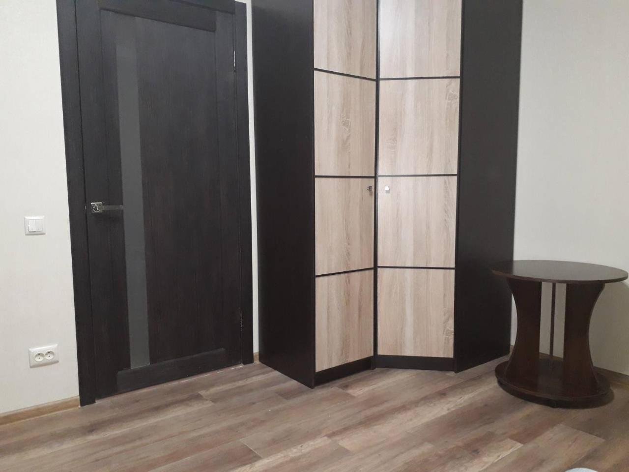 Apartment 30 M2 On Sergei Esenin 11 Kharkiv Exterior photo