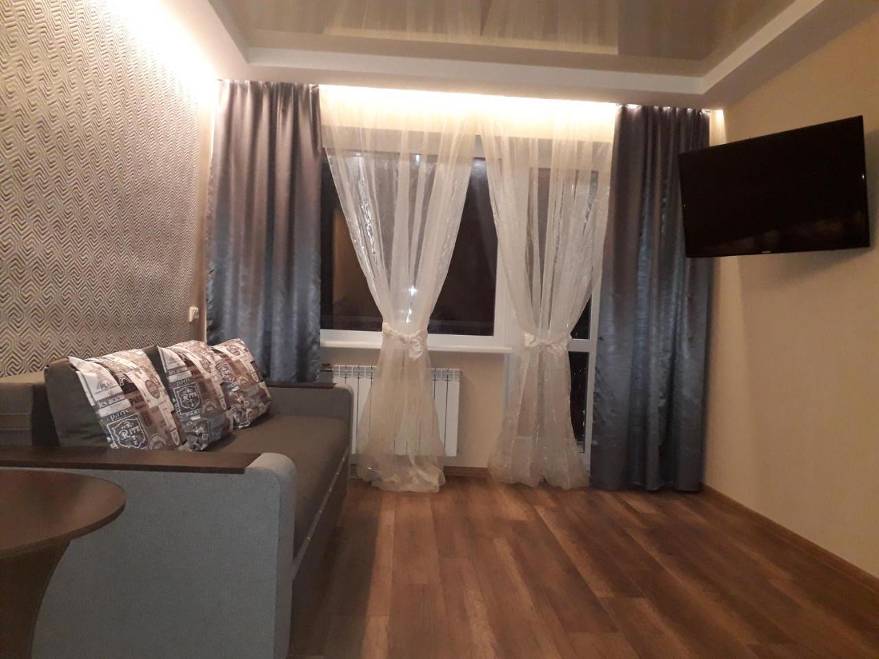 Apartment 30 M2 On Sergei Esenin 11 Kharkiv Exterior photo