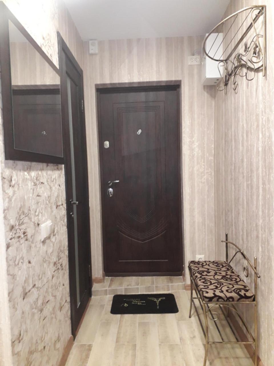 Apartment 30 M2 On Sergei Esenin 11 Kharkiv Exterior photo