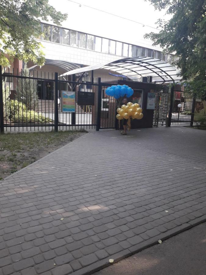 Apartment 30 M2 On Sergei Esenin 11 Kharkiv Exterior photo